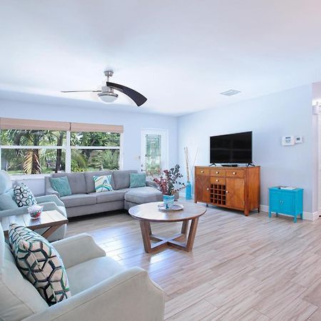 Beautiful Home With Pool And Outdoor Space 웨스트 팜 비치 외부 사진