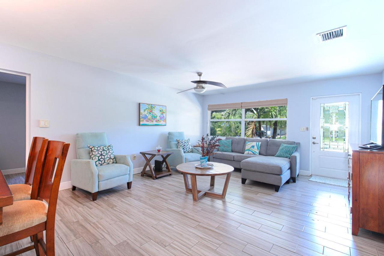 Beautiful Home With Pool And Outdoor Space 웨스트 팜 비치 외부 사진