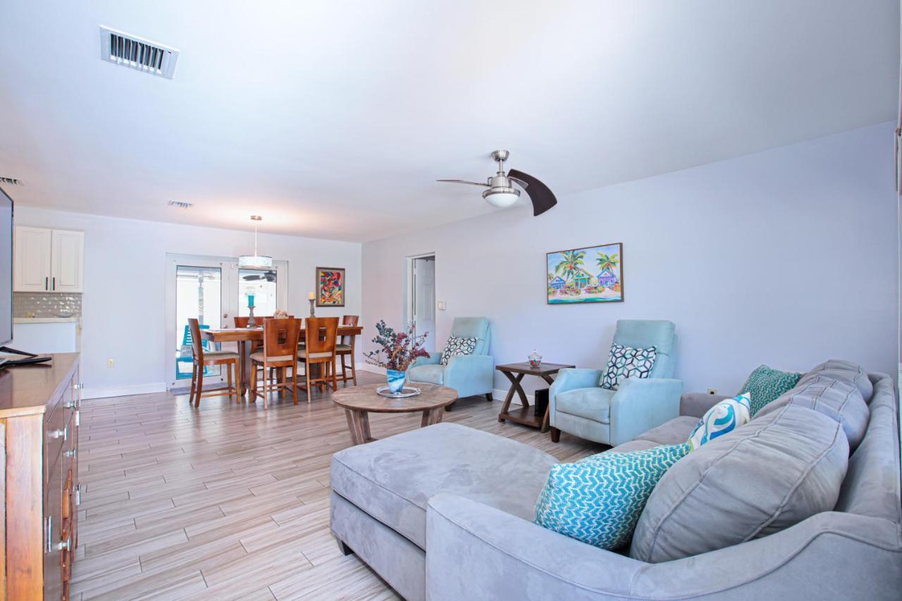 Beautiful Home With Pool And Outdoor Space 웨스트 팜 비치 외부 사진